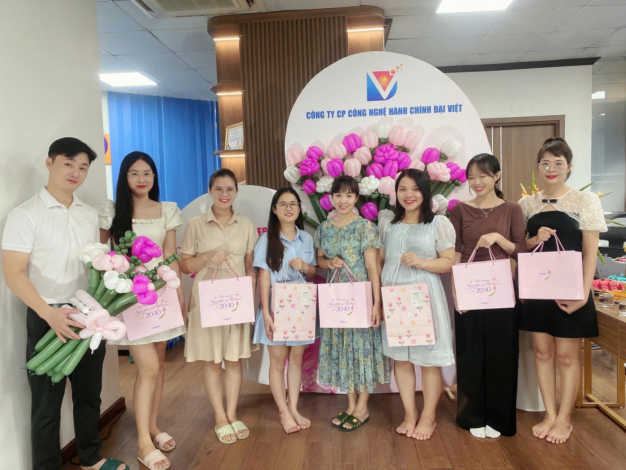 🌸 CHÀO MỪNG NGÀY PHỤ NỮ VIỆT NAM 20/10 TẠI ĐẠI VIỆT 🌸 1