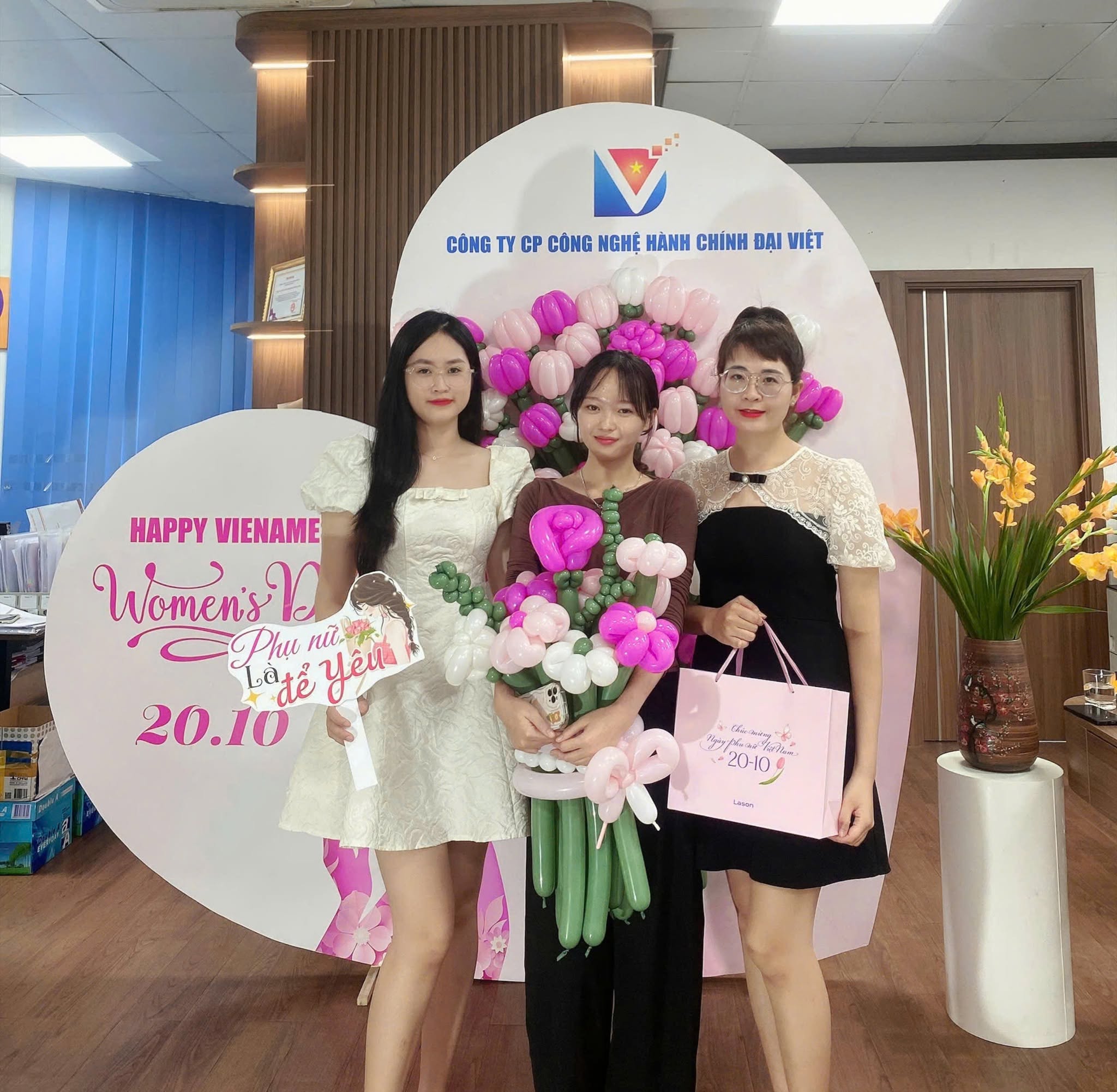 🌸 CHÀO MỪNG NGÀY PHỤ NỮ VIỆT NAM 20/10 TẠI ĐẠI VIỆT 🌸 2